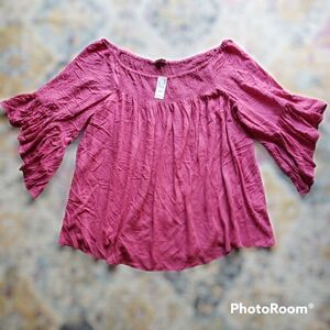 AVENUE bell sleeve blouse